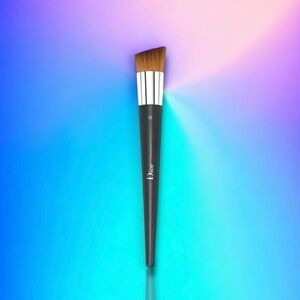 🆕💕~RARE~ DIOR Backstage Professional Finish Fluid Foundation Brush • Face N° 12